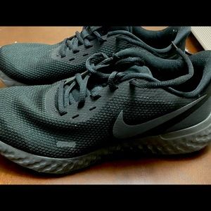 Women’s Nike Revolution Running Shoes Size 9